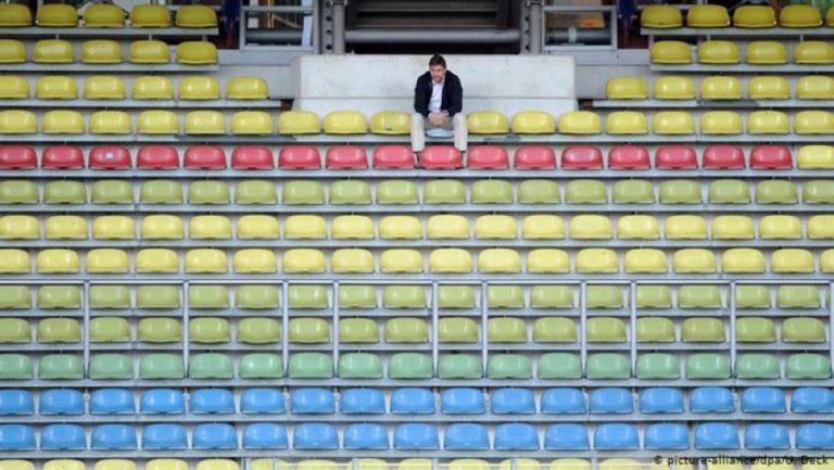 Bullgaria vendos që ndeshjet e futbollit të luhen pa tifozë