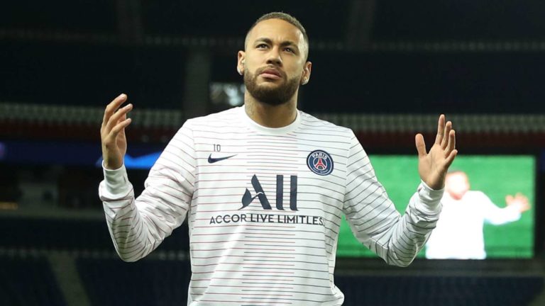 Neymar po përgatitet për rikthimin te Barcelona