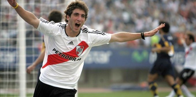 Babai i Higuain: E pamundur që djali im t’i bashkohet River Plate