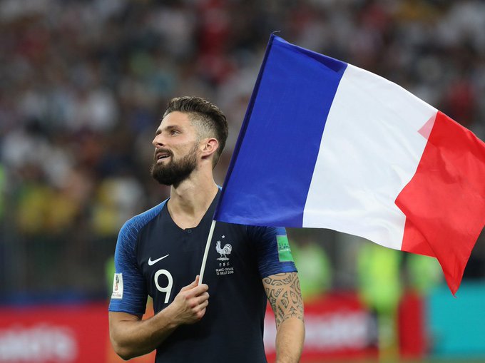 Chelsea shfrytëzon opsionin, vazhdon kontratën e Giroud