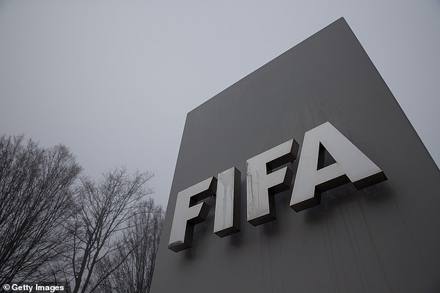 FIFA miraton planet për të shpëtuar futbollin