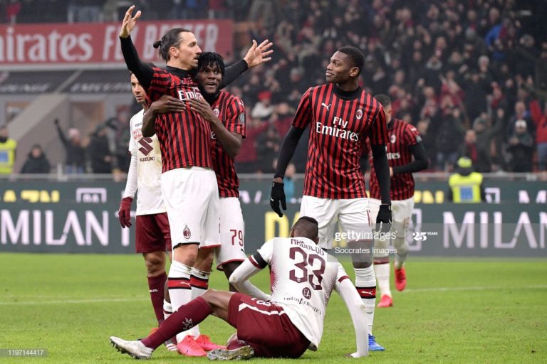 Telashe te Milan, dy yjet e skuadrës nuk mund të kthehen në Itali