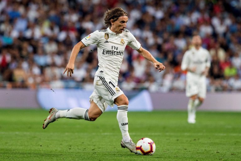 Vazhdojnë ‘çmenduritë’ e Newcastle, synohet edhe transferimi i Modricit