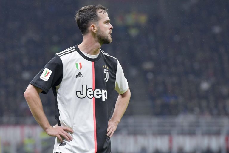 Juventus nxjerr në shitje Pjanicin
