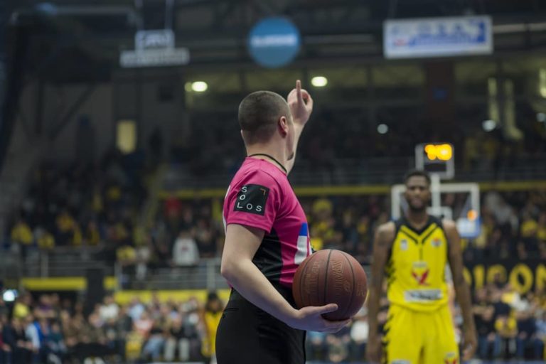 Më 1 tetor hyjnë në fuqi rregullat e reja në basketboll