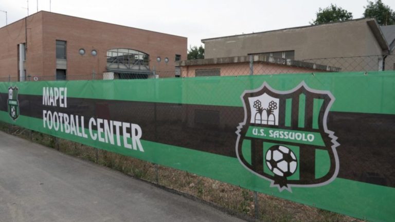 ZYRTARE: Sassuolo skuadra e parë nga Serie A që do të kthehet në stërvitje