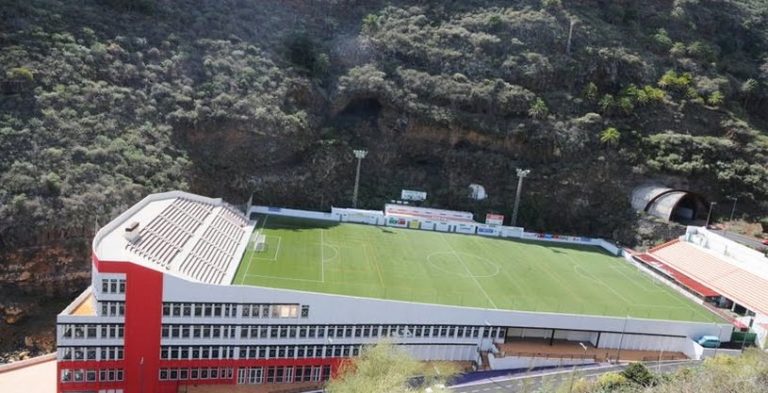 Stadiumi më i veçantë në botë ndodhet në Spanjë, i ndërtuar mbi një ndërtesë