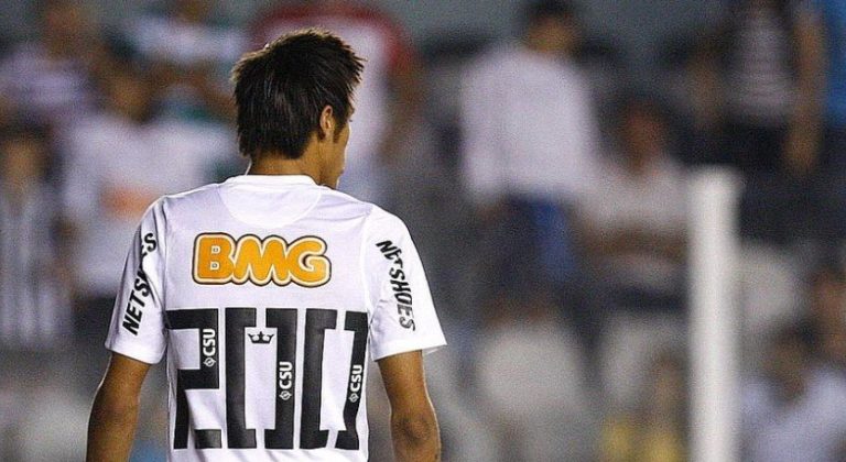 Ditën kur Neymar u paraqit me numrin 200 në fanellë, përkulej para Ronaldinhos dhe shënonte një super-gol