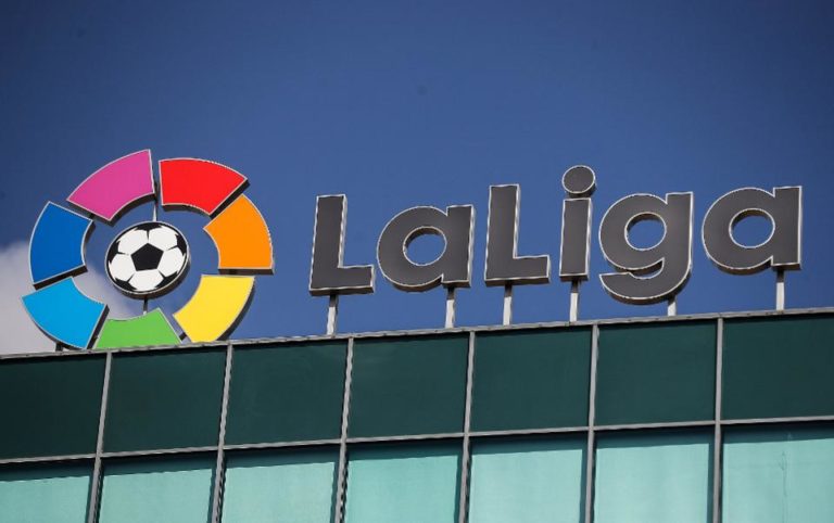 La Liga lejon rifillimin e stërvitjeve grupore me 10 lojtarë maksimumi