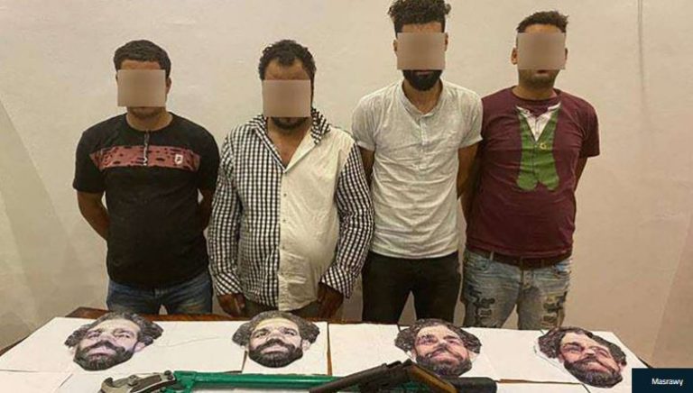 Arrestohen katër persona në Egjipt, përdorën maskën e Salah për të kryer vjedhje
