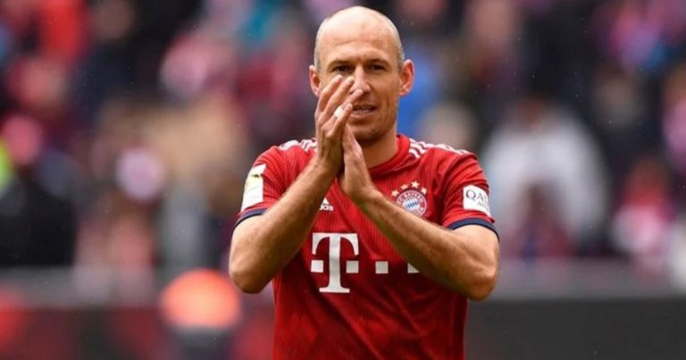 Robben heq dorë nga pensionimi, i rikthehet futbollit dhe zgjedh këtë skuadër