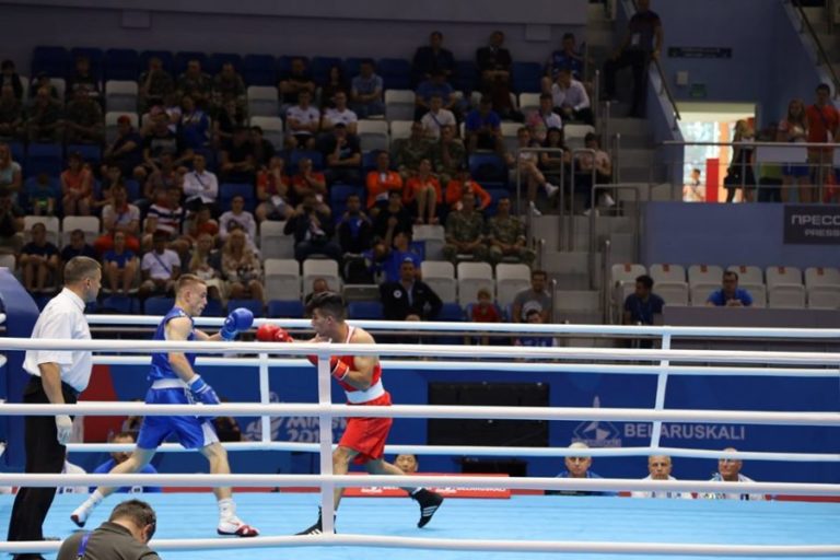 Boksi rikthehet në programin Olimpik