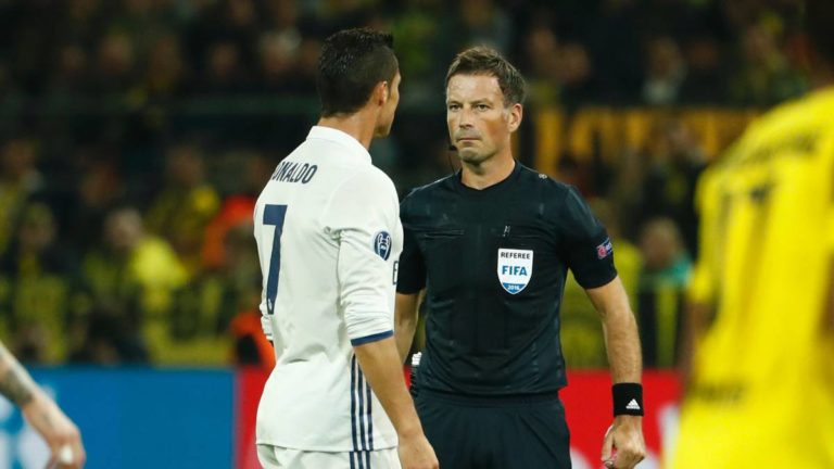 Clattenburg zbulon përvojat e tij duke i referuar CR7, Messit, Suarezit…