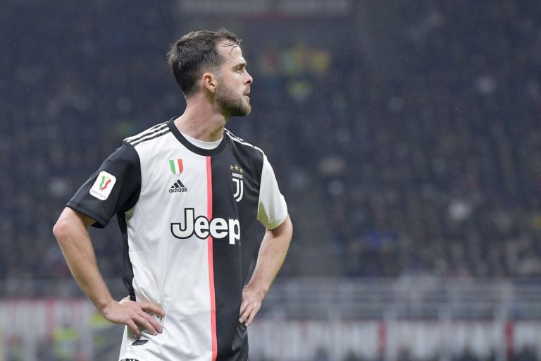 Pjanic, te Barca, PSG ose Chelsea