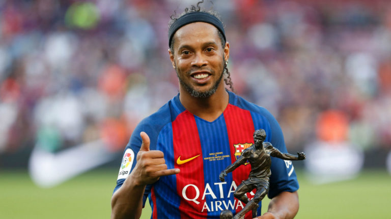 11-shja më e mirë në histori të futbollit sipas Ronaldinhos