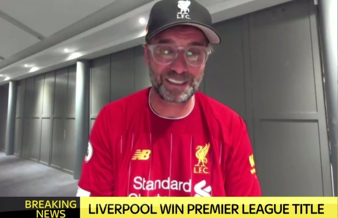 Klopp ia dedikon titullin Kenny Dalglishit dhe Steven Gerrard
