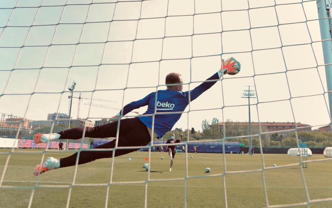 Ter Stegen nuk është dorëzuar, ka një mesazh për tifozët e Barcelonës