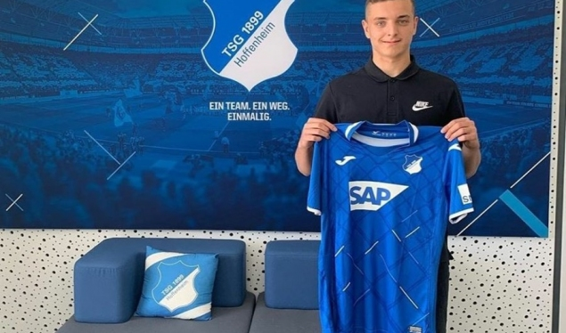 Talenti Fisnik Asllani nënshkruan me skuadrën e madhe gjermane