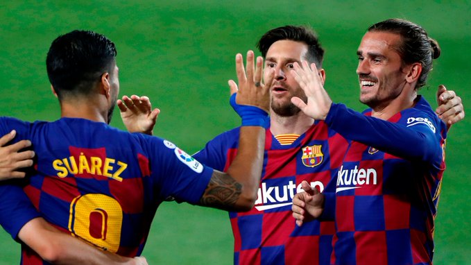 Barca e fiton derbin, Espanyol bie nga La Liga