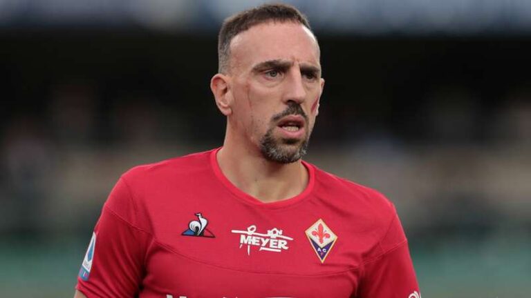 Franck Ribery lë futbollin, bëhet trajner