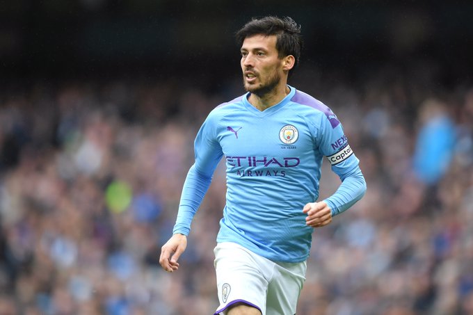 David Silva firmos me Real Sociedad
