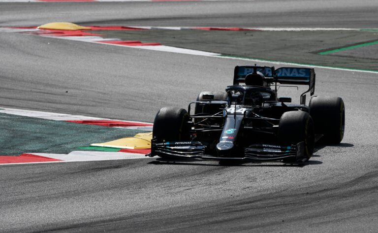 Hamilton nuk lejon befasi në Çmimin e Spanjës, thyen rekordin e Schumacher