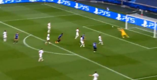Atalanta kalon në epërsi ndaj PSG-së