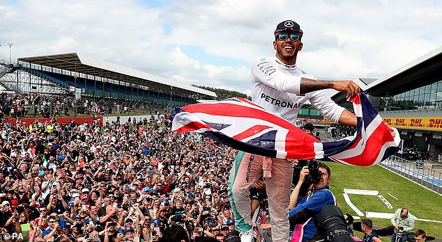 Hamilton synon të mbetet në Formula 1 edhe për tri vite