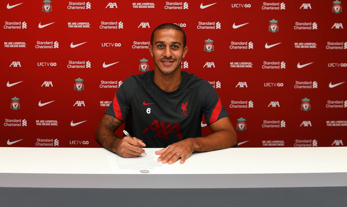 Thiago Alcantara zyrtarizohet te Liverpulli