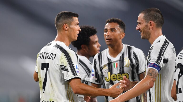 Juventus i falet Napolit, ‘demolon’ Bolognan dhe siguron pjesëmarrjen në LK