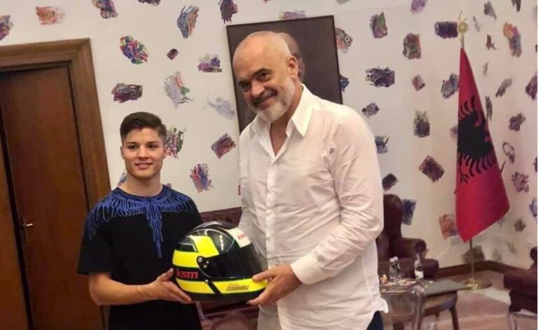 Edi Rama takohet me Lirim Zendelin: Fiksojeni mirë këtë emër, do të ngjitet në podiumin e Formula 1 me flamurin e Shqipërisë