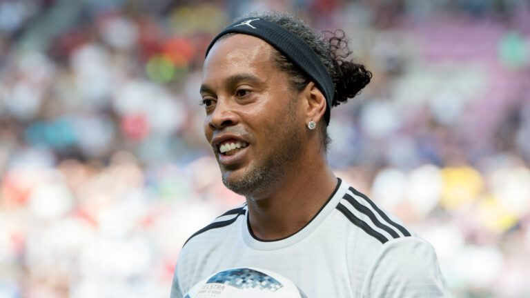 Ronaldinho del pozitiv në COVID-19