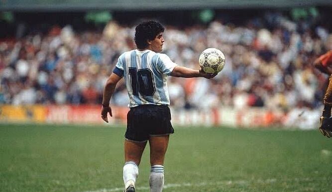 10 golat më të bukur të Maradonës (VIDEO)