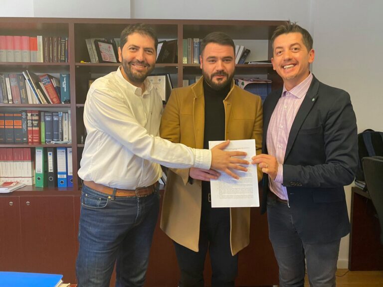 Gramoz Vokrri dhe Pro Talents Kosova nënshkruajnë marrëveshje për mbrojtjen e emrit të Fadil Vokrrit