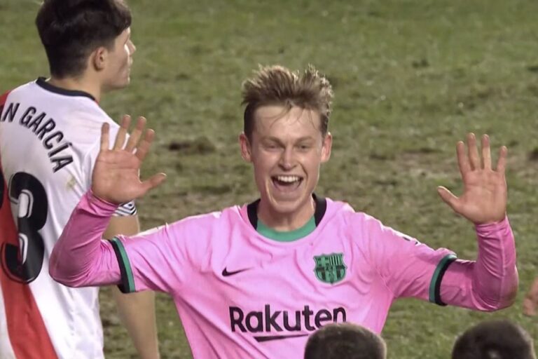 Manchester Unitedi ofron dy lojtarë për shërbimet e De Jong