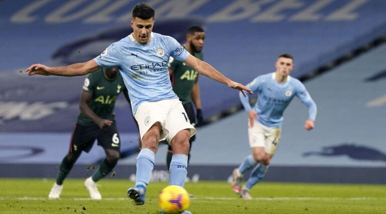 Man City i jep “leksion” Tottenhamit në Etihad