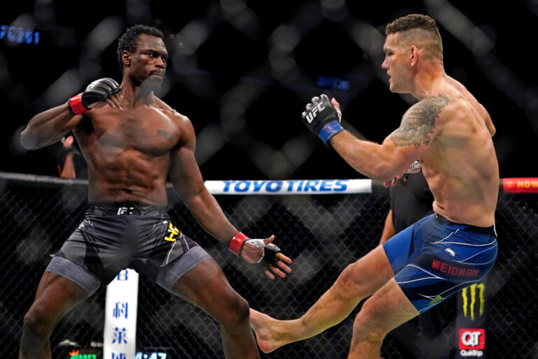 Uriah Hall bëhet luftëtari i parë në histori të UFC që fiton me nokaut pa dhënë asnjë goditje
