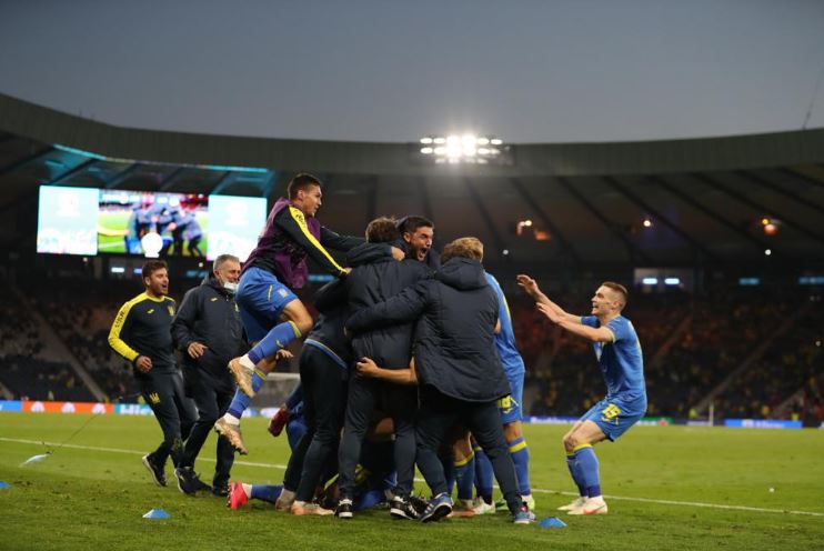 Dramë në “Hampden Park”, Ukraina avancon në çerekfinale pas vazhdimeve