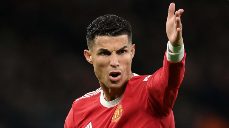 Ronaldo përgjigjet ndaj kritikave të fundit: Unë do të mbyll gojën dhe do të fitoj gjëra