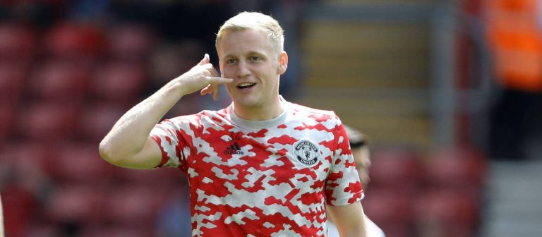 Dy gjigantët italian në garë për Van de Beek