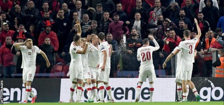 FIFA dënon Shqipërinë për incidentet e tifozëve