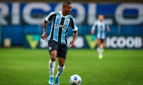 Klubi pranë rënies nga liga, Costa: Do qëndrojë këtu