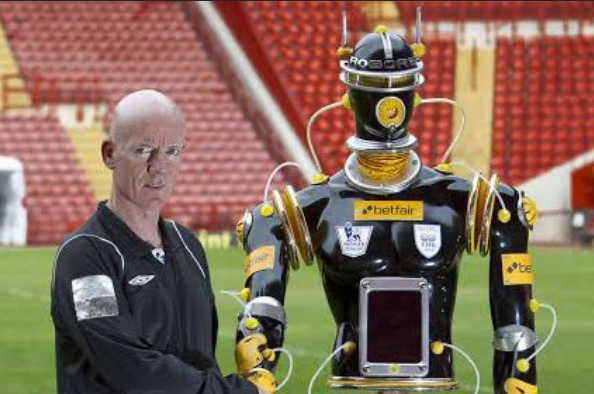 Avancon teknologjia e FIFA-së, arbitra robot do përdorën në Kupën e Botës për klube