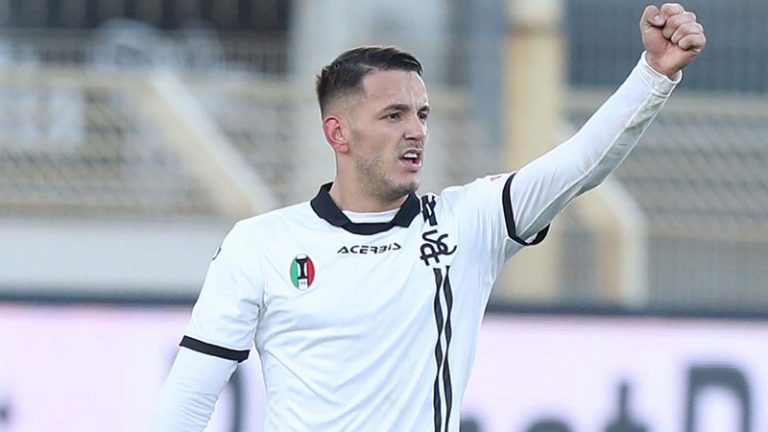 Spezia vendos për të ardhmen e Rey Manajt