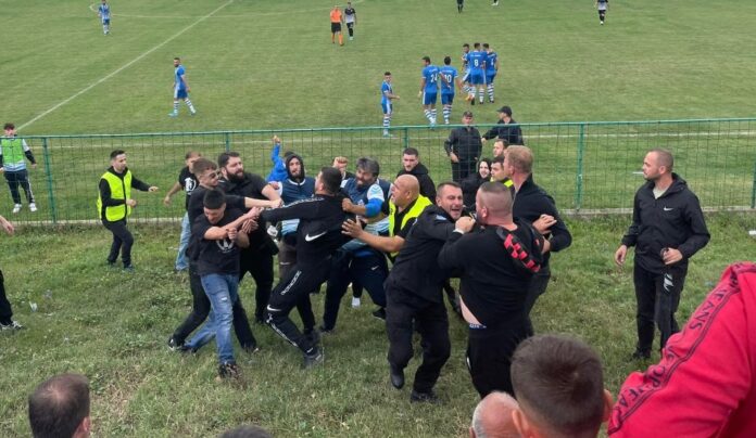 Përleshje në ndeshjen Gostivari – Voska (VIDEO)