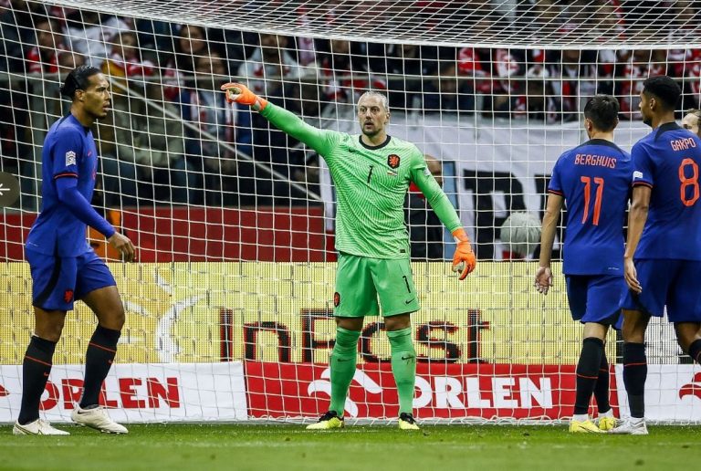 Kur fati është me ty, mund të bëhesh i famshëm edhe si 38 vjeçar, çfarë fatlumi është portieri i Holandës!