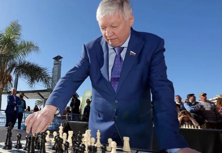 U rrëzua në banesë, ish-kampioni i botës në koma  