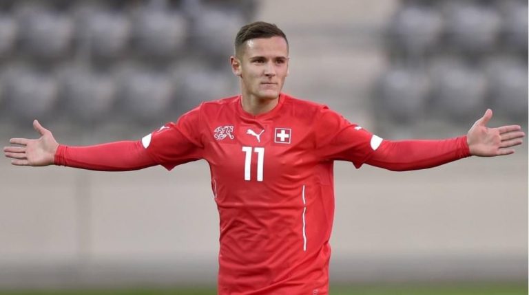 Refuzoi Shqipërinë për Zvicrën, sulmuesi njofton tërheqjen nga karriera futbollistike në moshën 27-vjeçare! Shkaku…