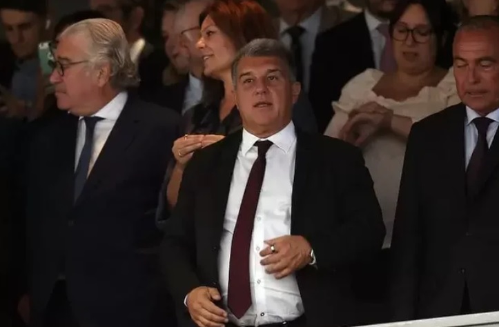 Barcelona e dëshpëruar pas ‘El Clasicos’, Laporta hyn në dhomën e zhveshjes së arbitrit