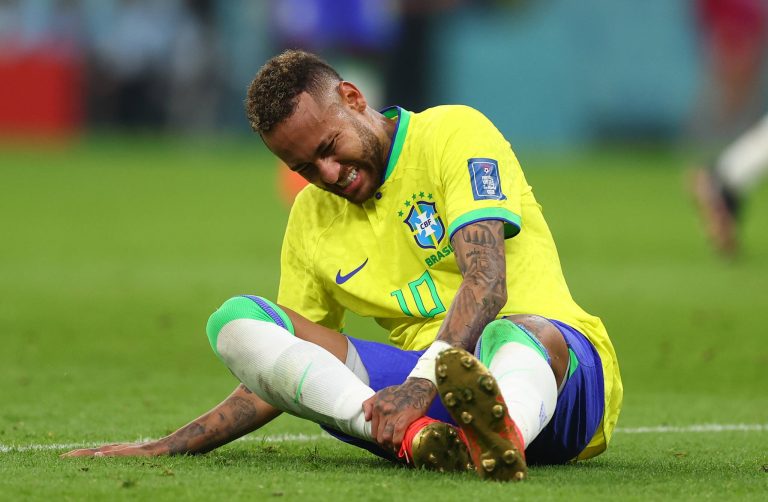 Doktorri i ekipt të Brazilit jep informacione për gjendjen e Neymar